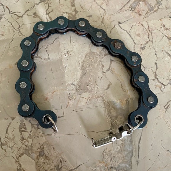 🌈 Rustic Handmade Gear Bracelet - Picture 4 of 5